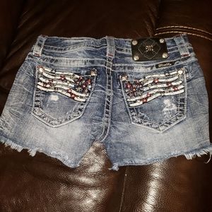 Miss Me size 27 Signature American Flag shorts